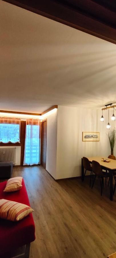 Complesso i Dadi - Condominio Cielo Alto Breuil-Cervinia Esterno foto