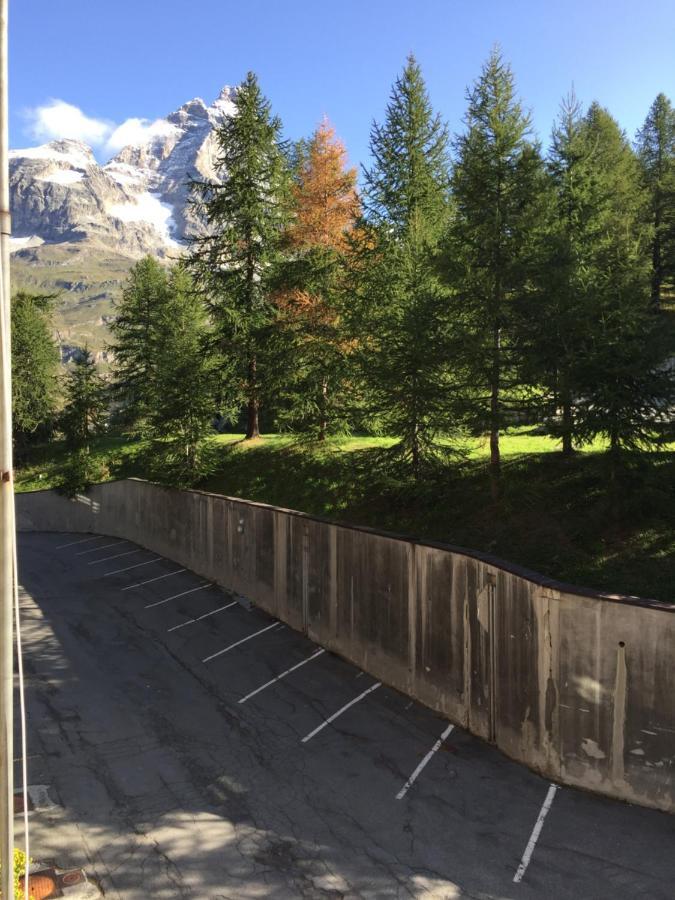 Complesso i Dadi - Condominio Cielo Alto Breuil-Cervinia Esterno foto